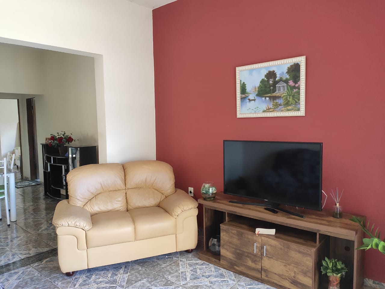  VENDO CASA COM BARRACÃO-JK